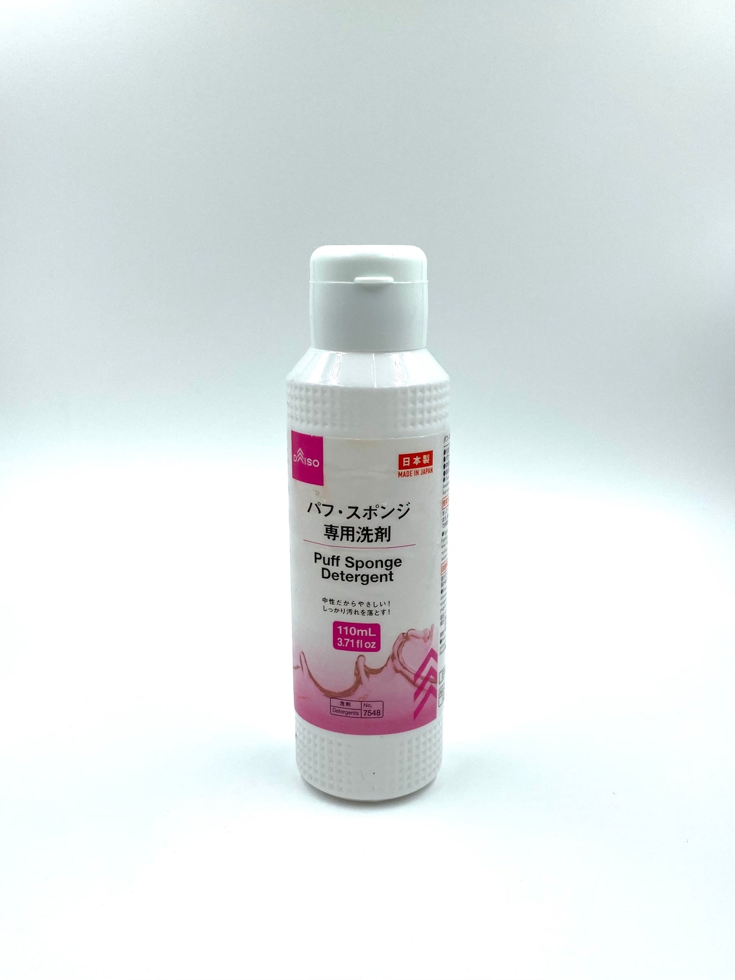 Daiso Detergent for puffs and sponges (white, 110 mL)